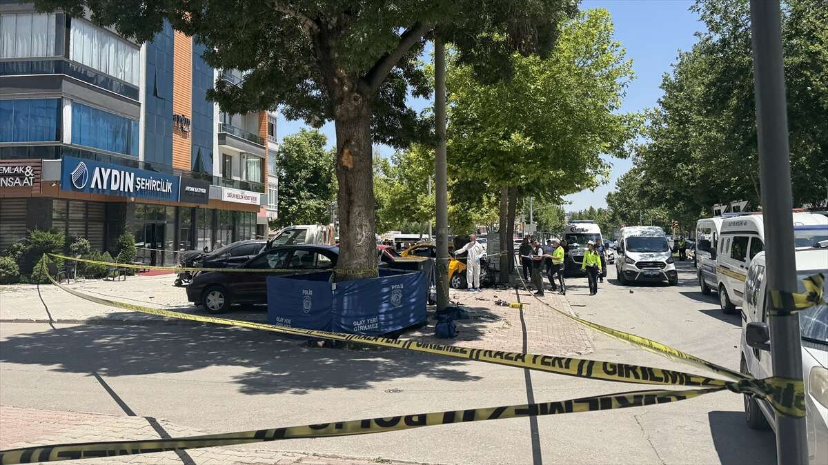 Konya'da Dilek ve kızı Ecrin Öz’ün can verdiği kaza anının görüntüleri ortaya çıktı 1